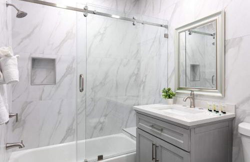 Modern 3BR Apt with Parking in Glendale - Foto 28