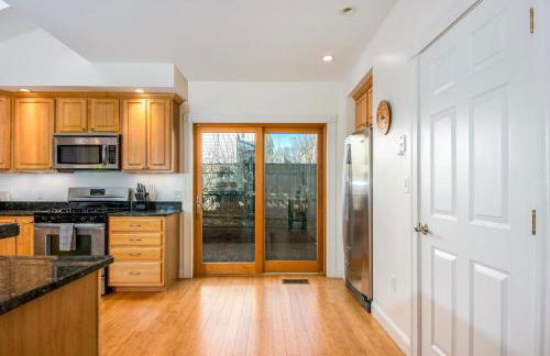 Steps to Downtown Rooftop Deck Flexible Temp Stay - Foto 12