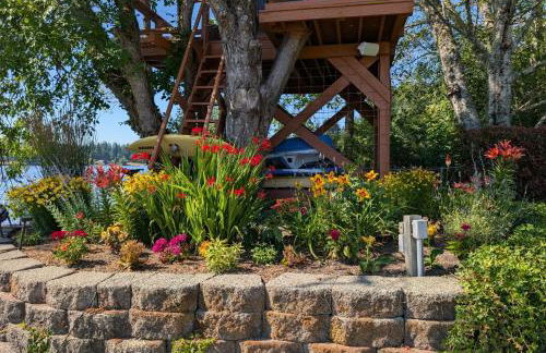 Lux Lakefront Estate, Sandy Beach, Hot Tub, Sauna, Dock, Treehouse & Deck - Foto 25