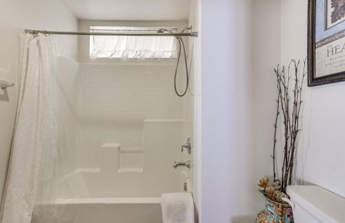 Large Menifee Home 1 Block to Neighborhood Park! - Foto 23