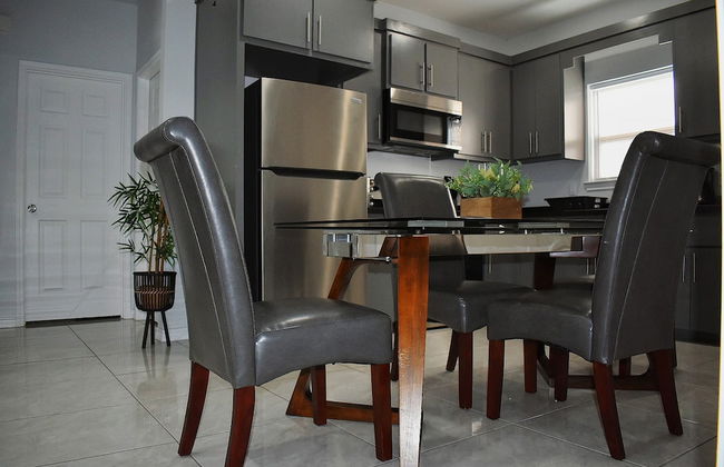 Elegant Apartment 10 min to Mercedes Outlets - Foto 13