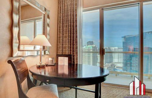 MGM Signature-32-607 F1 Track & Strip View Balcony - Foto 21