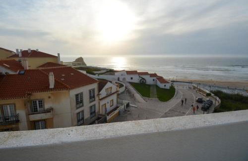 Yellow Submarine on the seafront - Foto 5