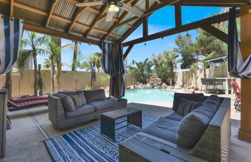 Tropical 4BR Oasis with Pool and Jacuzzi Near Strip - Photo 36