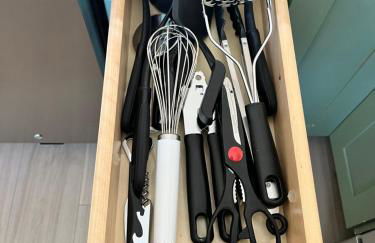 Serene Modern Home Backdoor with great WiFi, games, movies, patio seating and bbq Easy Access to North Joshua Tree National Park in 10 minutes - Foto 47