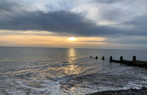 Modern Funky Private Chalet at the Beach - Photo 29