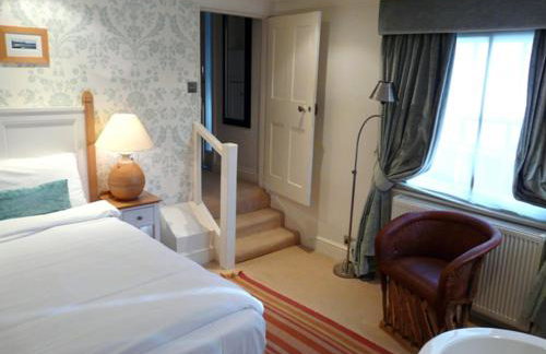 Manor Green Cottage - Photo 1