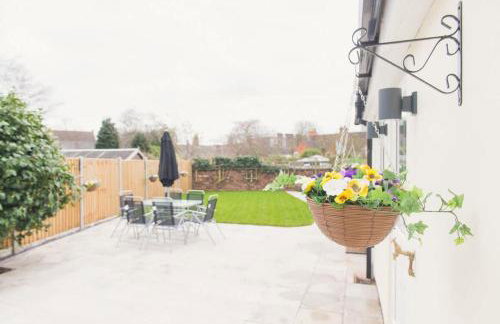 LYNNTON HOUSE Stunning 6 bed Town Centre House ALL with En-Suites Prime Location Tamworth - Foto 5