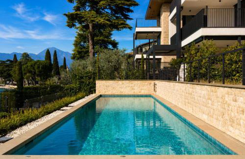 SalvatoreHomes - Luxurious Dreamview Waterfront Apartment in Torri del Benaco with Pool - Casa Azura - a 5 Star Luxury Collection at Lake Garda - Foto 41