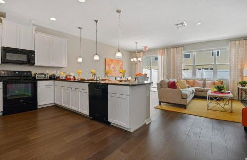 Stunning 4Bd Sleeps9 w Jacuzzi Close to Disney Compass Bay 5113 - Foto 9