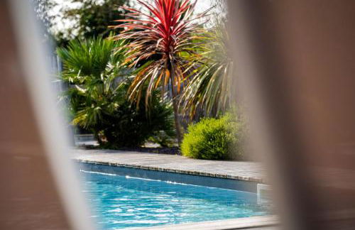 Villa avec piscine privée, sauna, jardin et parking - Foto 11