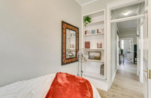 Walk Downtown Inviting Historic Home in Dubuque! - Foto 19