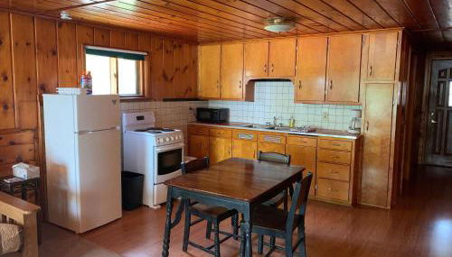 Gresham Shores-Hungry Bear - Photo 2