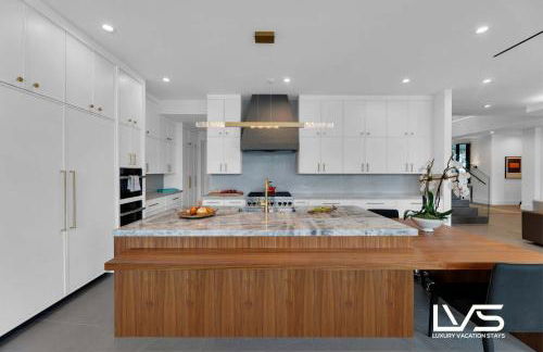 Carlotta- New Construction Luxury Waterfront Villa - Foto 51