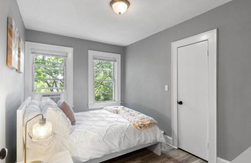 2BR Apartment Near Downtown Stamford I Pets OK - Photo 4