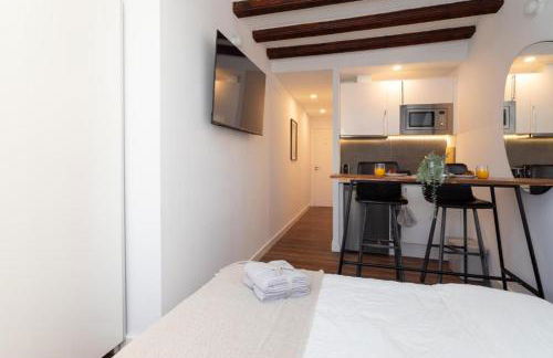 Sunshine Studios Portside Gothic - Photo 10