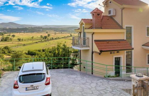 Awesome Home In Mirlovic Polje - Foto 6