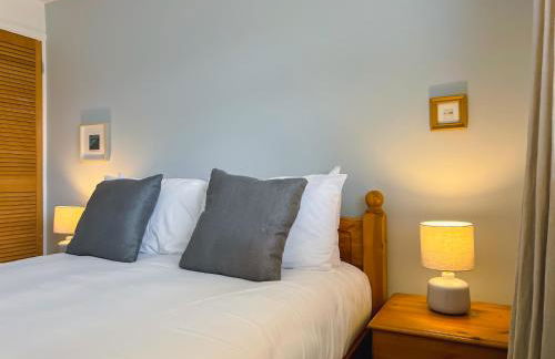 Bright & Cosy - Jacuzzi - Log Burner - King Beds - Foto 18