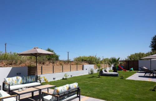 Sunnyside Villas, Just Steps to the Beach & Restaurants, By ThinkVilla - Photo 15