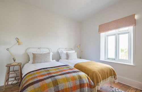 East Cottage by Bloom Stays - Photo 6