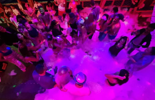 Da Alanya e Side: trasferimento al tour in barca della discoteca notturna - Foto 3