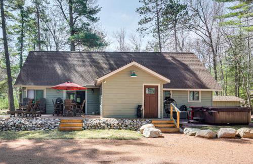 Northwood Tours Escape Hot Tub and Lake Access! - Foto 22