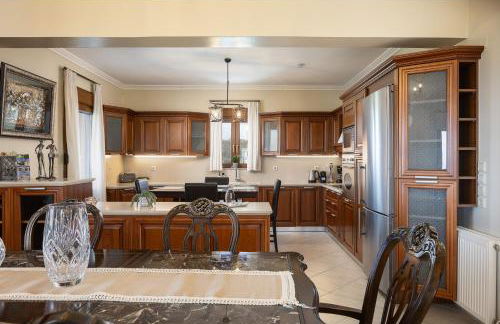 Villa Aris: A Serene Experience, 3BRs, Pool & Bbq - Photo 70