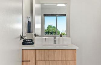 2BR Apartment in DT with Parking - Foto 28