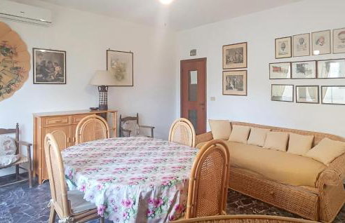 2 Bedroom Beautiful Apartment In Marina Di Campo - Photo 13