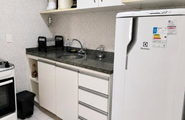 Hospede-se perto da praia com conveniência - Foto 13