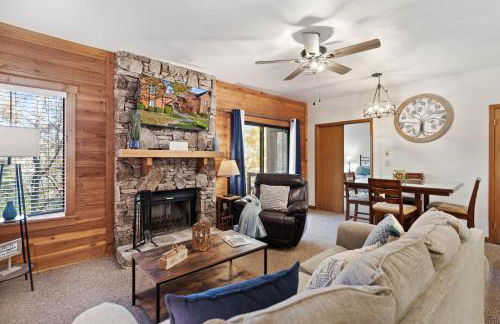 Beautiful Seven Springs- 2 Bed, 2 Bath Condo - Foto 1