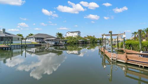 Surfside Beach House - Gorgeous Canal Front Home - Heated Pool & Boat Dock - Foto 5