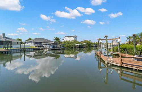 Surfside Beach House - Gorgeous Canal Front Home - Heated Pool & Boat Dock - Foto 5