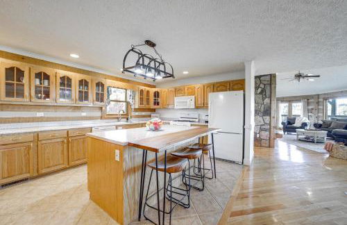 Panoramic Mtn Views Spacious Tennessee Home! - Foto 8