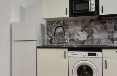 APARTAMENTOS ZONA 5 Justo al lado de la ESTACIÓN DE TREN Y BUS MARÍA ZAMBRANO - Photo 4