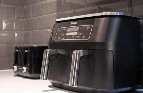 Central Bradford 1 Bed With Super King Bed Workspace WiFi & Netflix - Foto 8