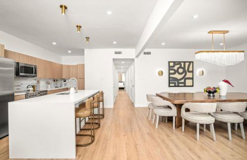 Gated Resort, 2 Homes, 9BR Ensuites, Slps27, Pool - Photo 32