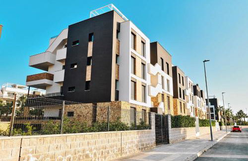 Sunrise new apartment with pool - Foto 8