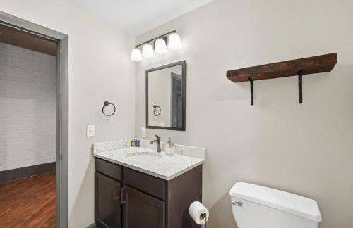 Speakeasy Attached, Walkable to Cavs, Flats, Casino - Foto 7