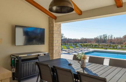 Beautiful villa Jurasi with outdoor pool in Tinjan - Foto 3