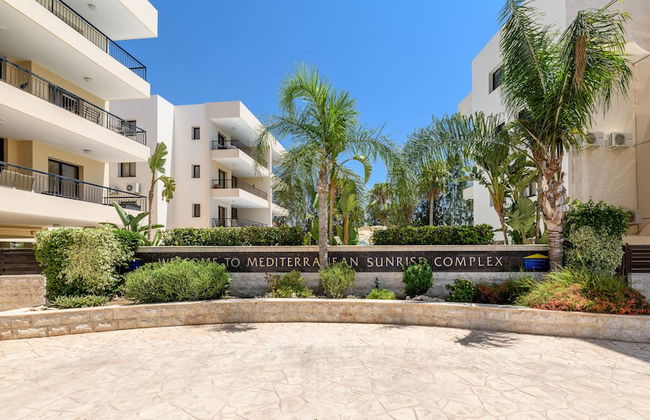 2 bed Apartment Overlooking Pool - Oroklini - Foto 30