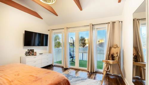 Beachfront Oasis w Htd Pool Cinema Game-Room Tiki - Foto 5