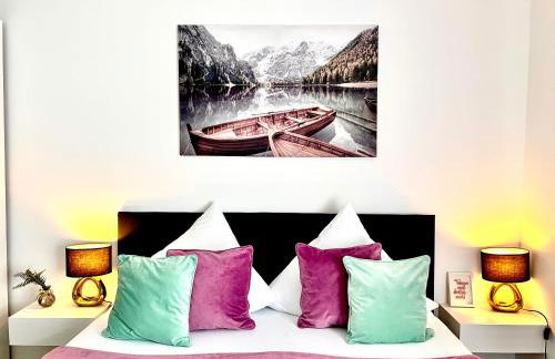 Prime Host Balcony Apartment - Photo 3