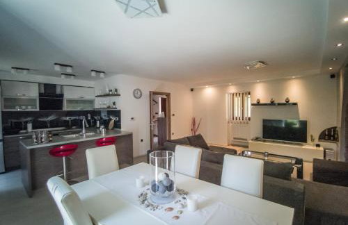 Holiday house Toš-Vila with heated pool - Foto 40