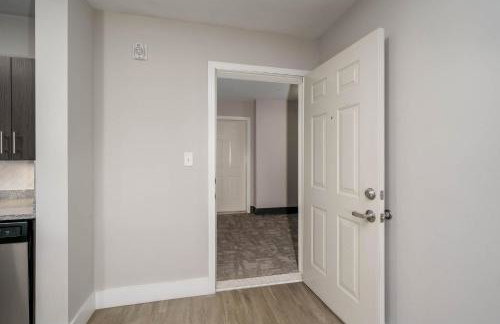 5th Quarter at Watercress- 0 9 Miles to UA- 2 BR 2 BA- Riverfront - Foto 9