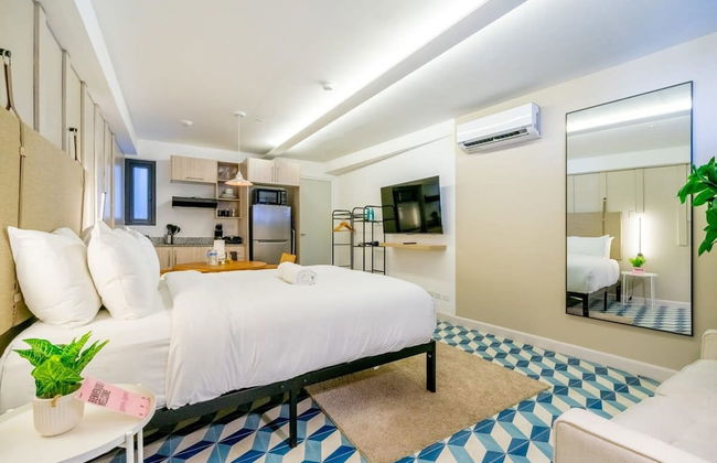 w Monochrome Loft in Santa Ana - Photo 17