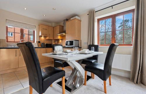 Cozy 2bed flat with free parking near Willen Lake in Milton Keynes - Foto 8