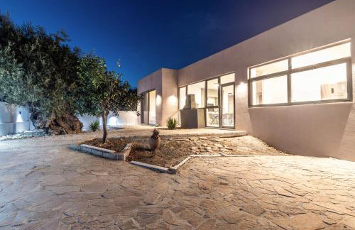 Nopi Exclusive Villa, A Sunlit Retreat by MindYourVilla - Foto 47
