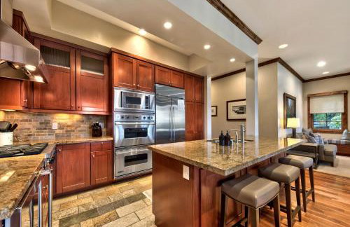 The PEAK Rubicon 11 - The Ultimate in Lakefront Luxury - Foto 6