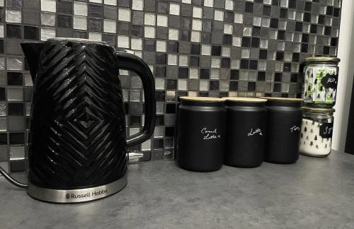 Modern 3 Bedroom high spec house in Sheffield - Photo 7